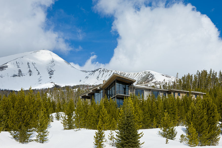 This is the Lower Foxtail Residence in Montana.