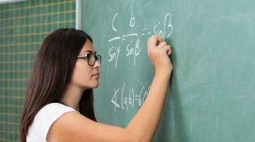 Guys Don't Actually Like Smart Girls